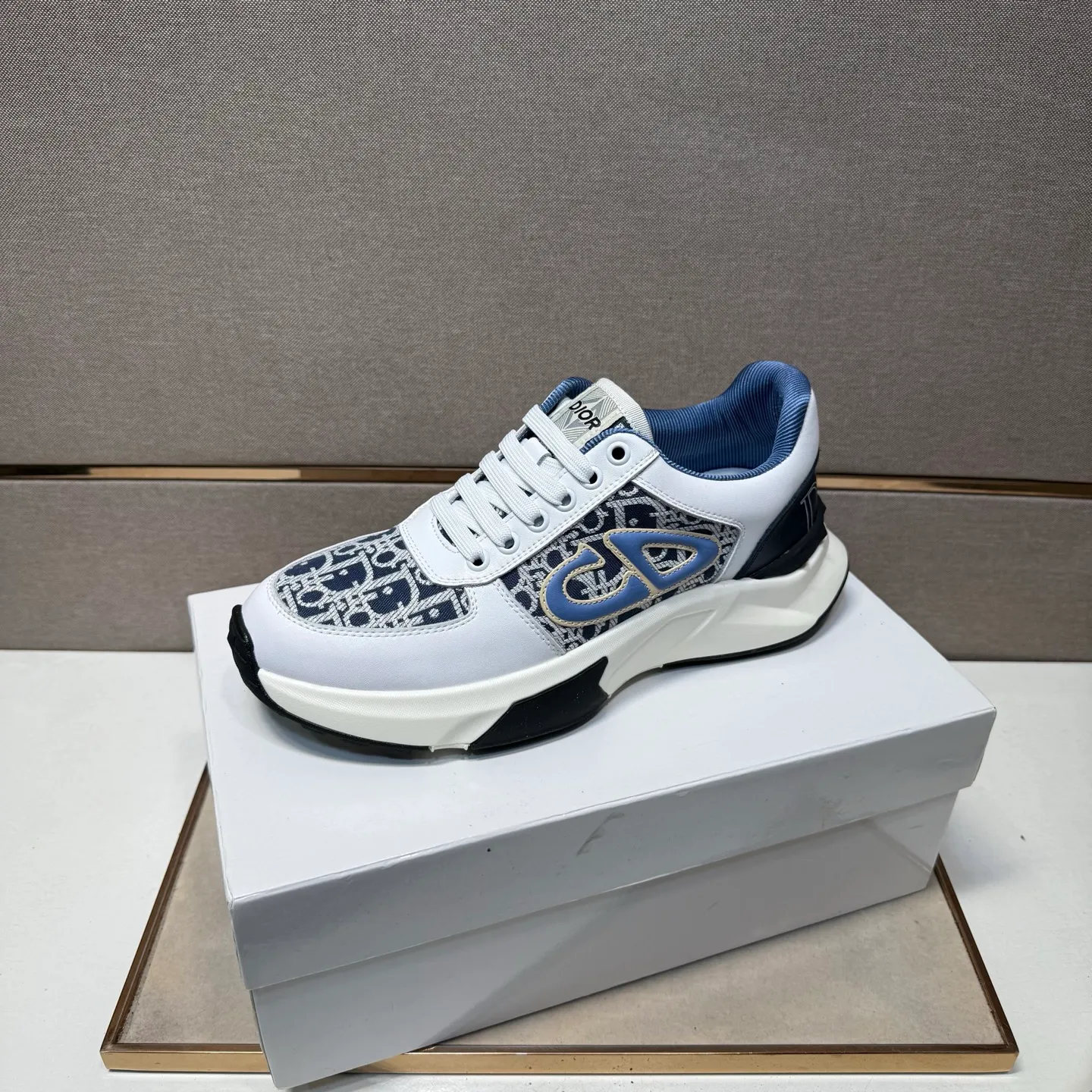 ⬛️Men's shoes💰p442 [Dior~] Men's casual shoes 2025z cabinet sales simultaneously 🔶Size: 38-44#️⃣ 🔷2 colors🔜The upper is made of multi-material splicing➕Mesh lining, comfortable and breathable, sole: original comfortable and wear-resistant outsole, ⚠️real thing📱photographed🎬real thing is better📢📢📢